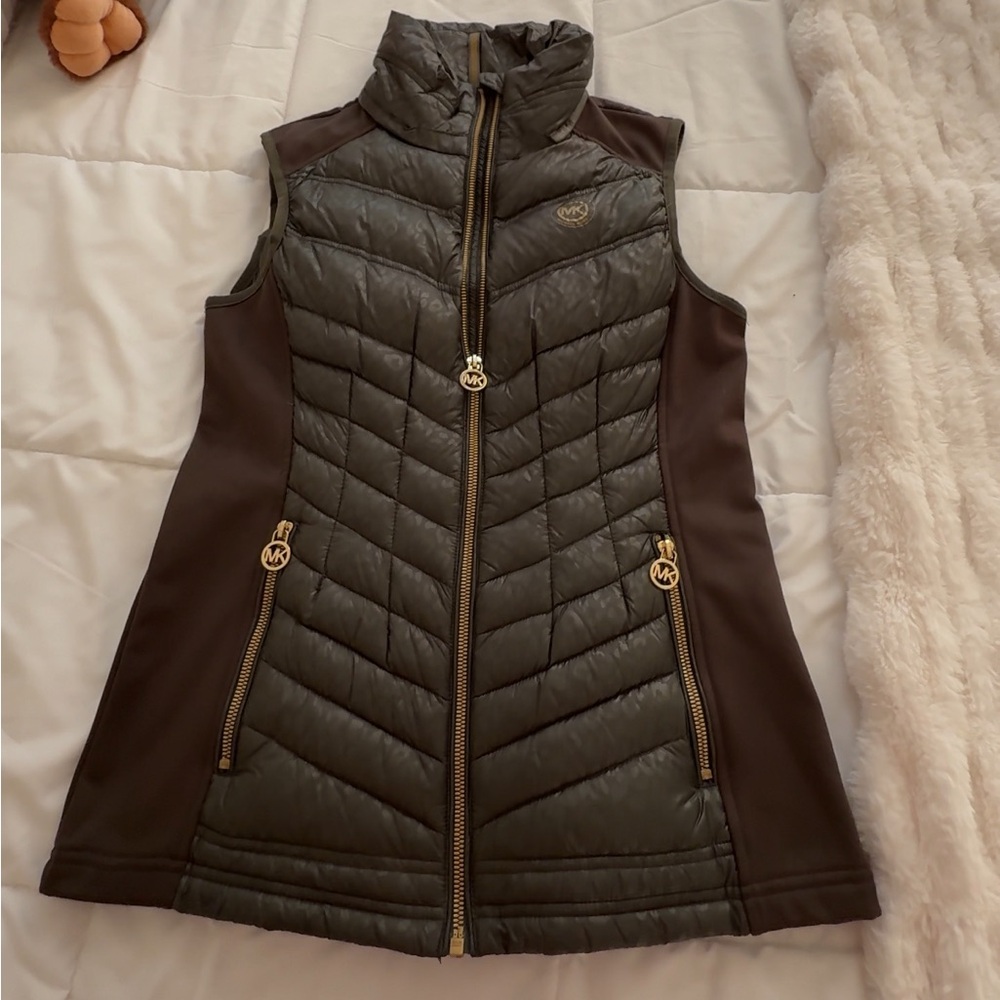 MICHAEL KORS green puffer vest